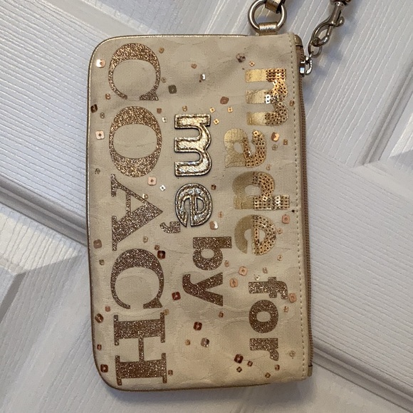 Vintage Coach Wristlet - Picture 2 of 5